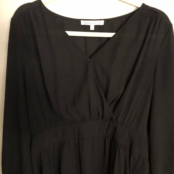 SALE😍 STUNNING DANIELRAINN DRESS - Picture 2 of 16